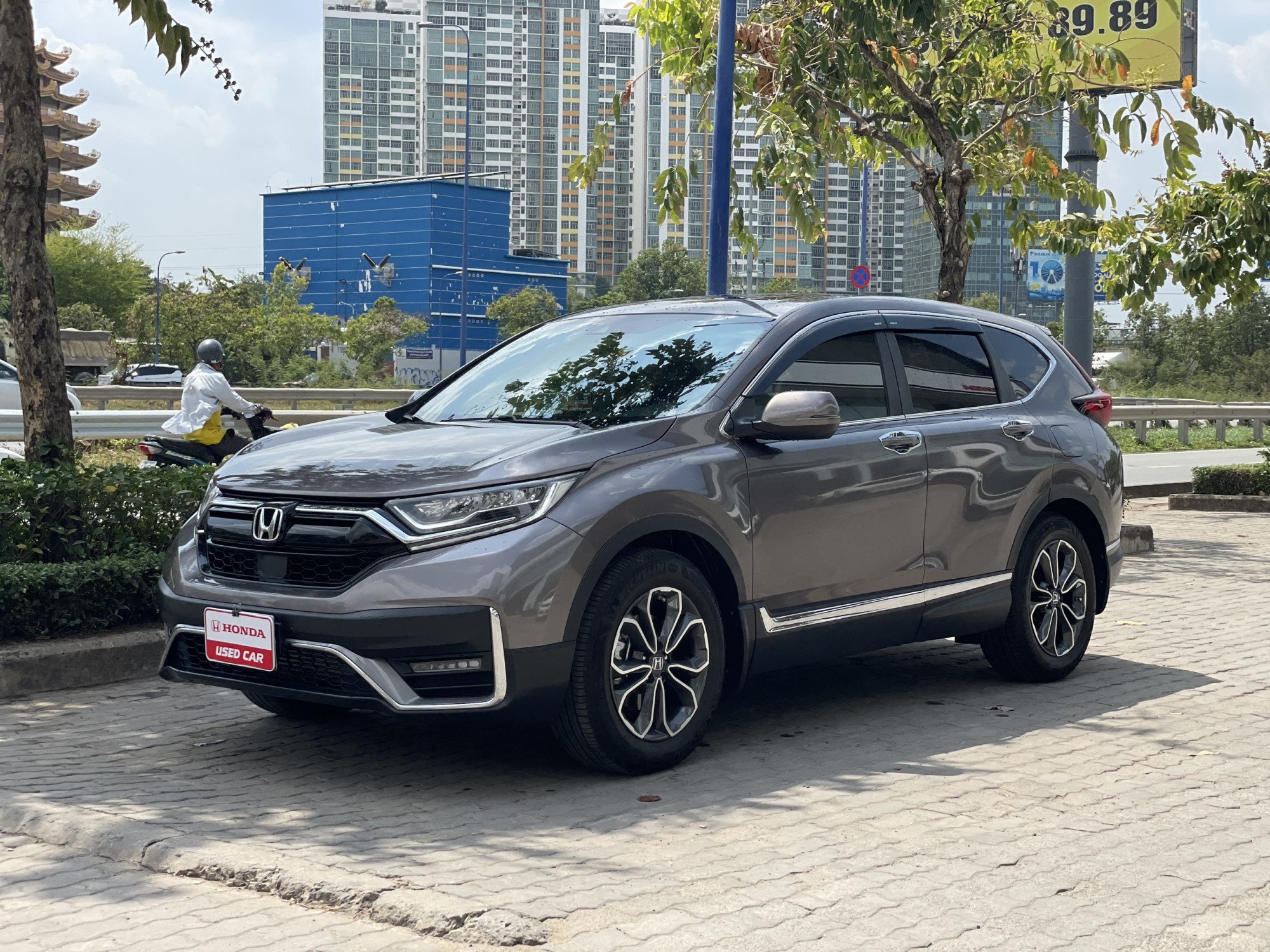 ĐÃ BÁN - HONDA CRV L SIÊU LƯỚT - Màu Titan - 22.700km